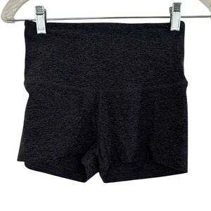Beyond Yoga Women's Spacedye Keep Pace 3" Shorts size medium